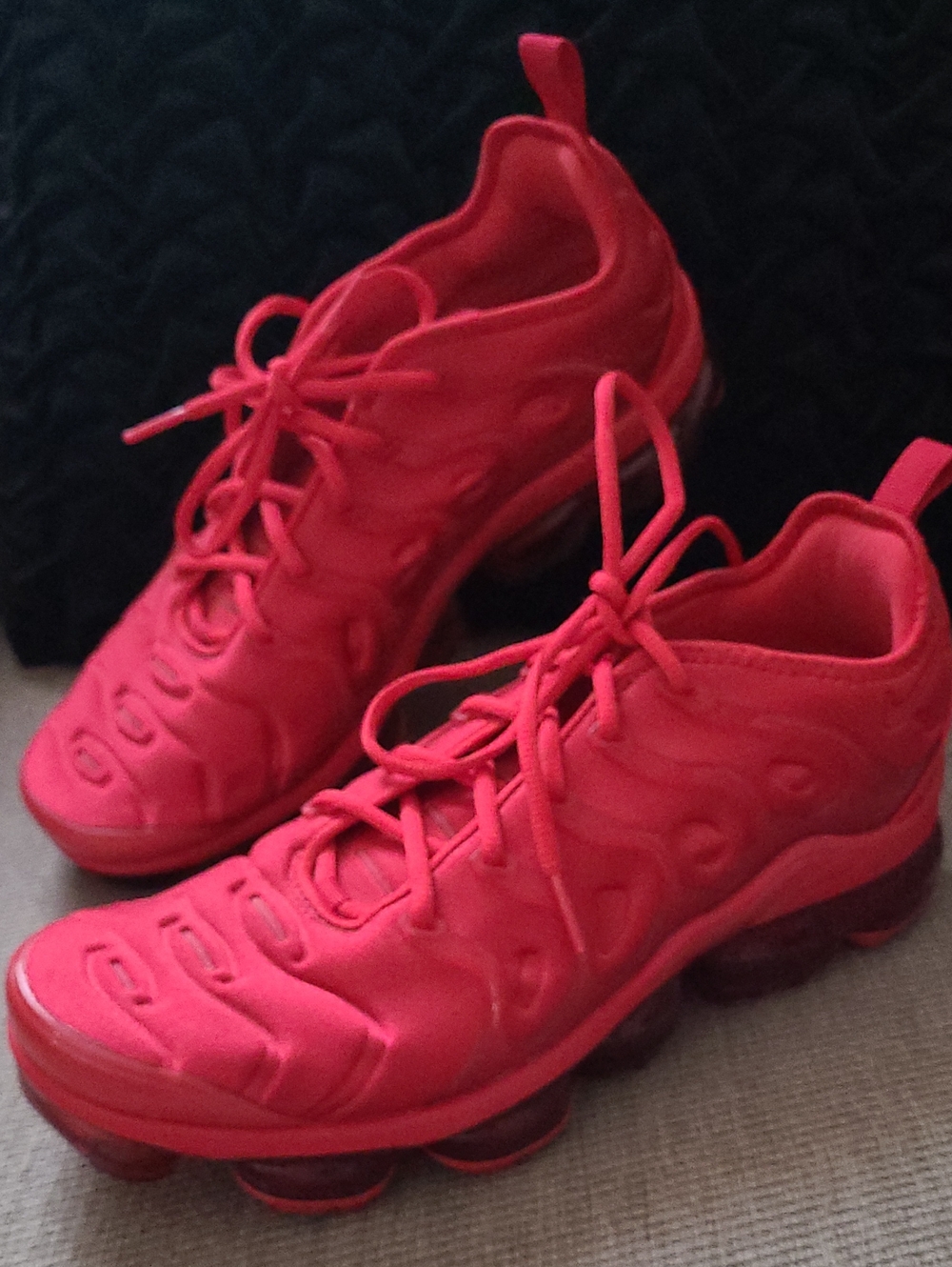 NIKE AIR VAPORMAX PLUS MEN'S UNIVERSITY RED